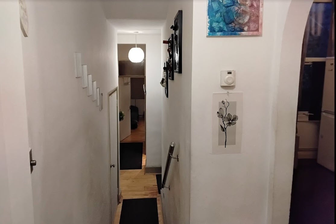 Room Wendover Road in Greater London