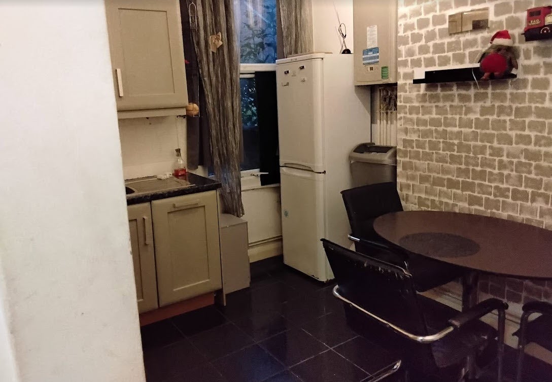 Room Wendover Road in Greater London