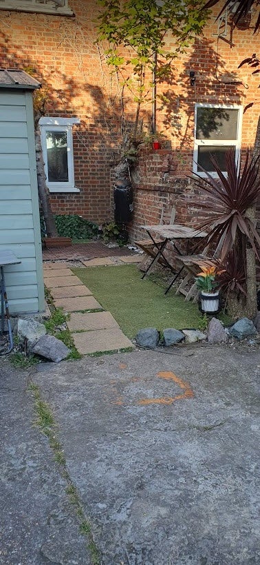 Room Wendover Road in Greater London