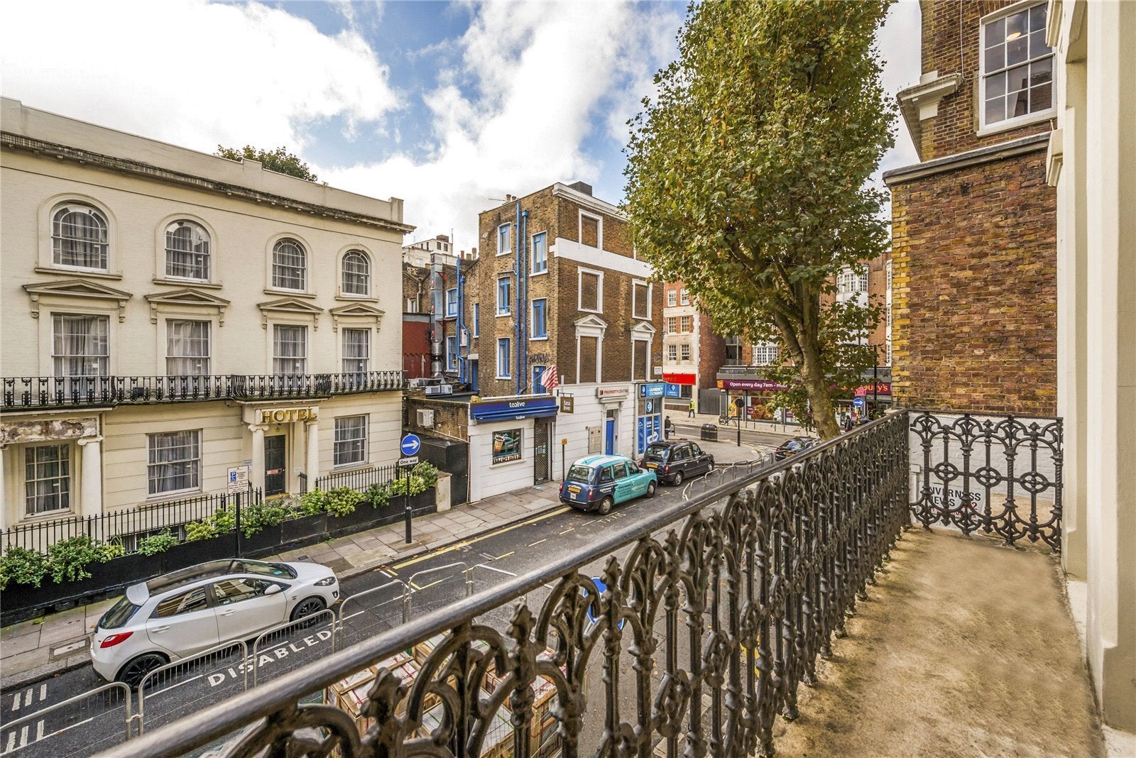 Flat Inverness Mews in City of Westminster