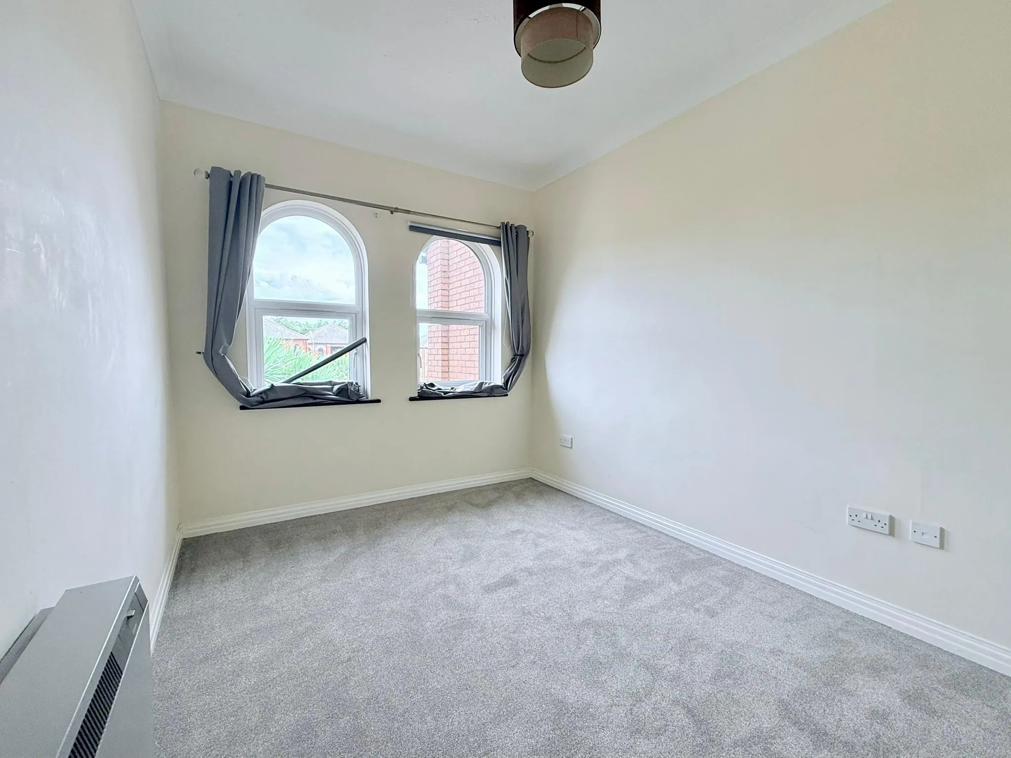 Flat Southchurch Avenue in Southend-on-Sea
