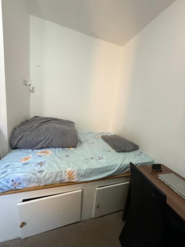 Room Hagley Road in Birmingham