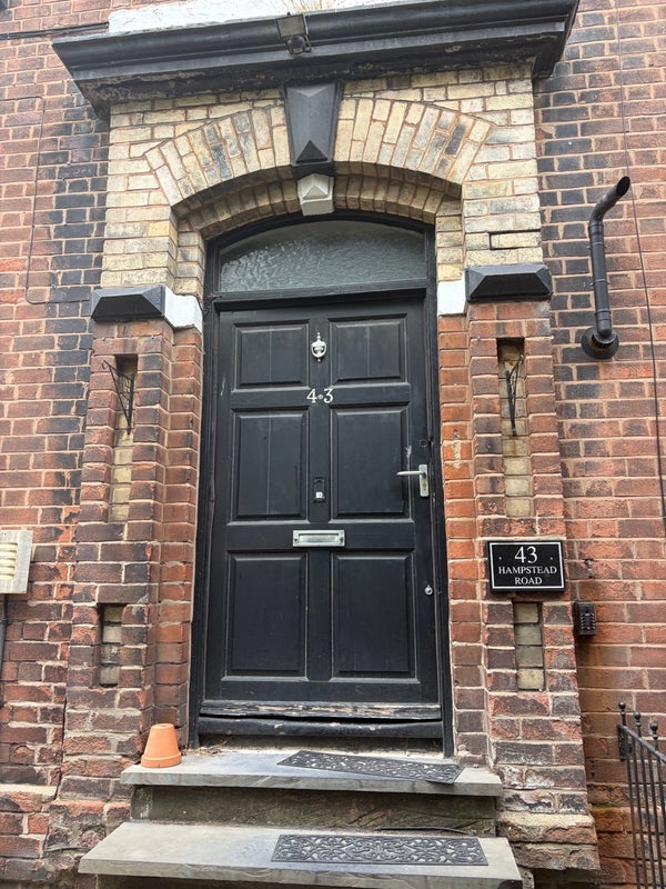Room Hampstead Road in Liverpool