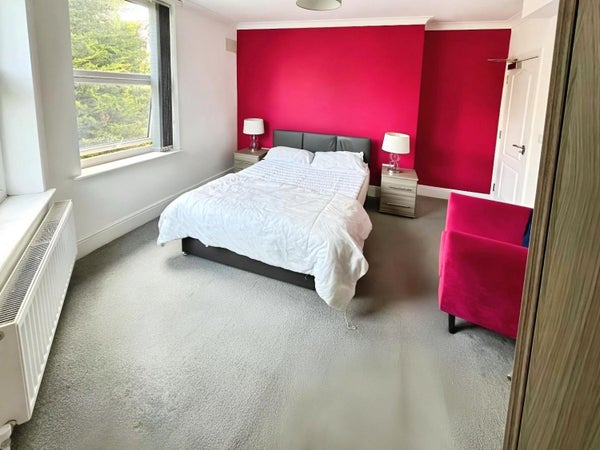 Room Wensley Avenue in Bradford