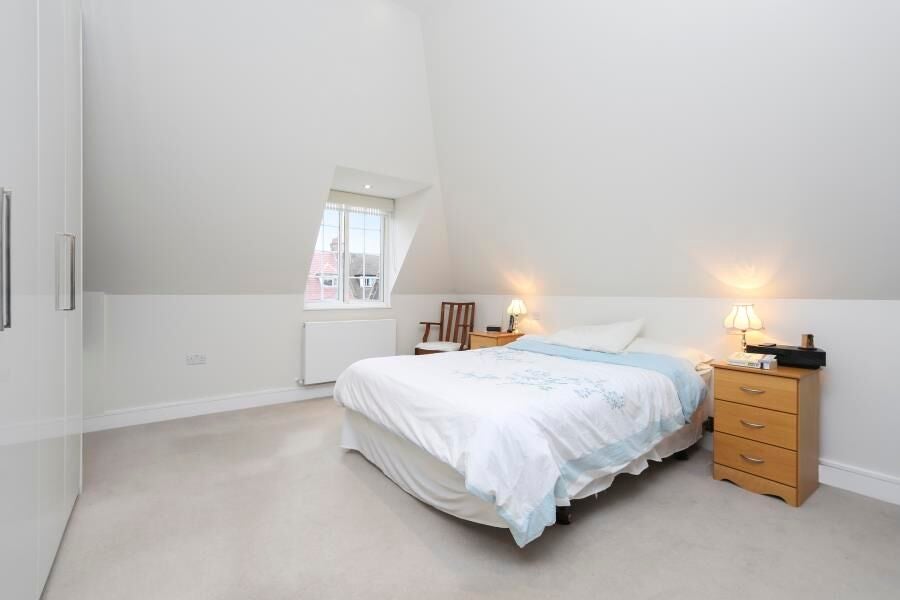 Flat Beechcroft Avenue in Greater London