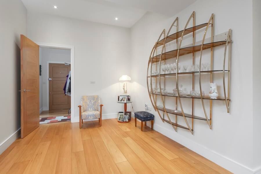 Flat Beechcroft Avenue in Greater London