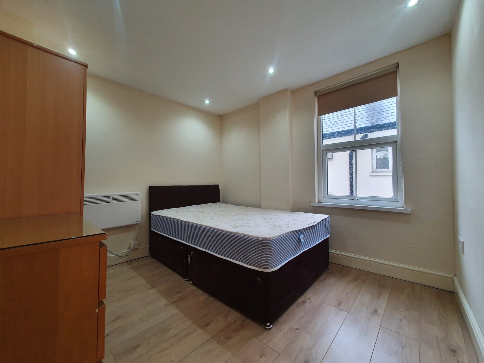 Flat Ninian Road in Cardiff