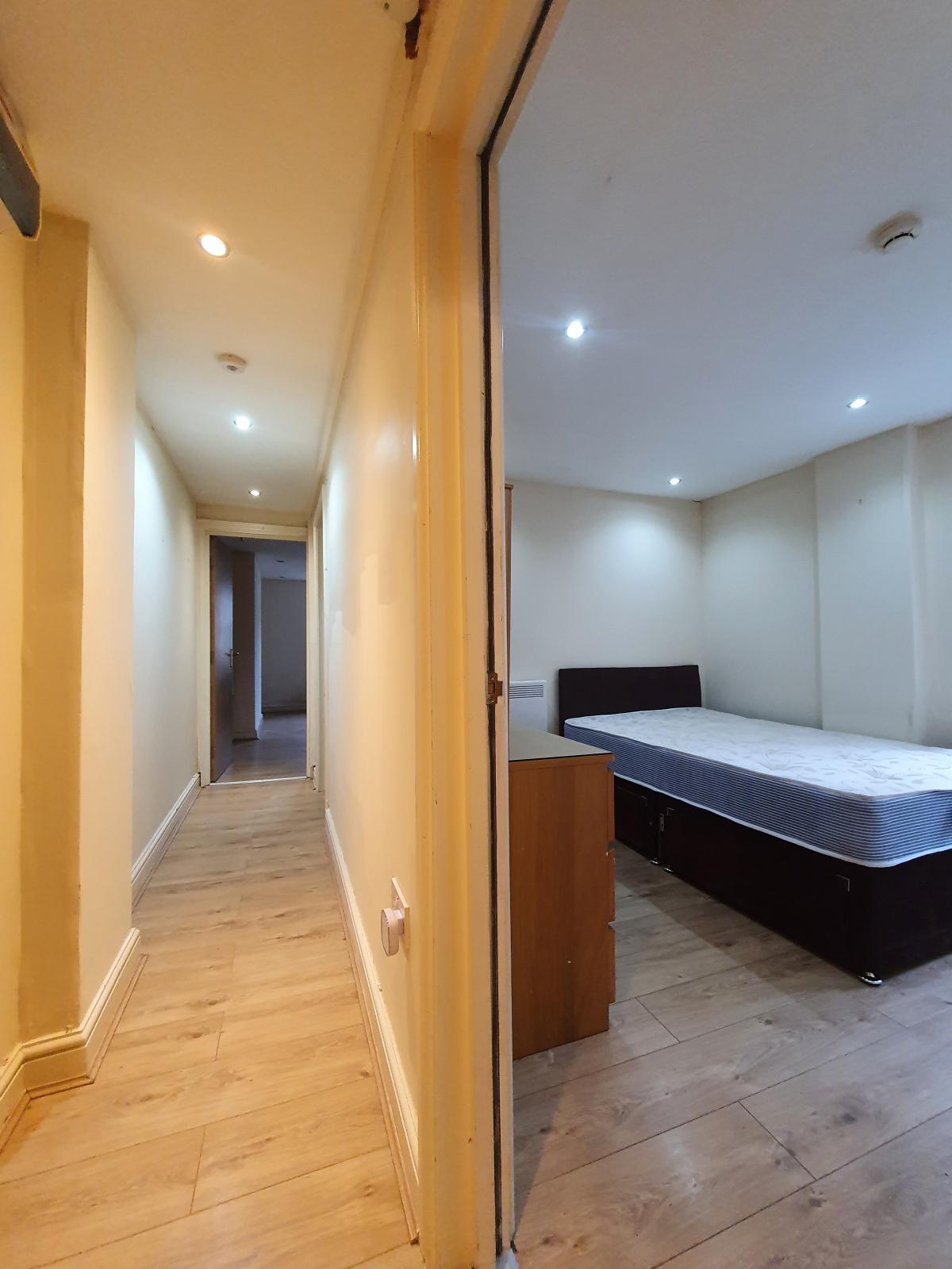 Flat Ninian Road in Cardiff