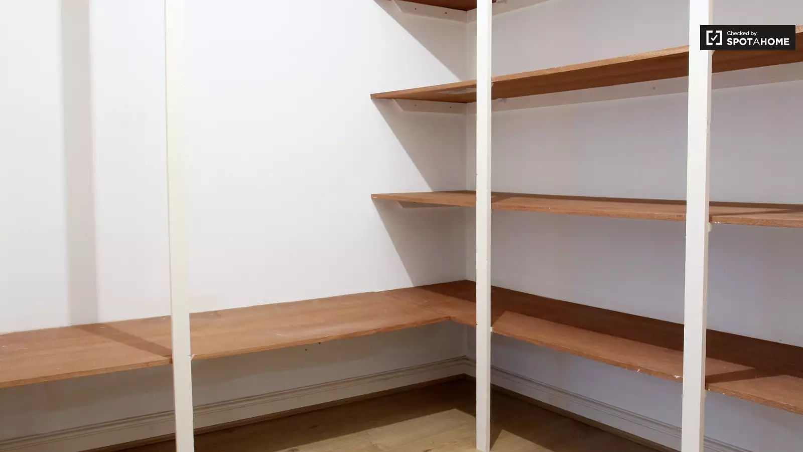 Flat The Grange in Greater London