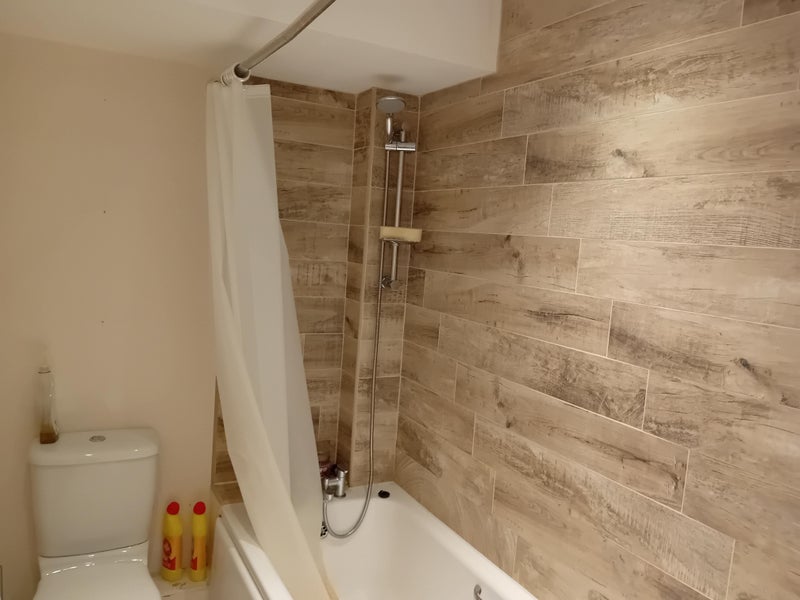 Room Waterside Drive in Frodsham
