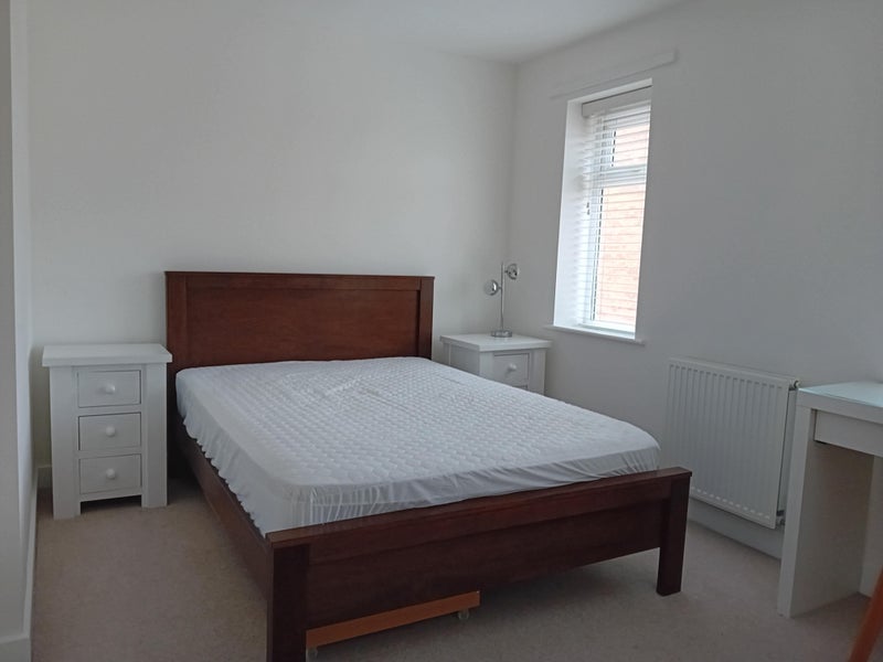 Room Waterside Drive in Frodsham