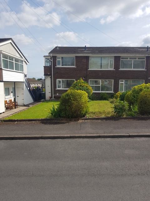 Flat Pen y Graig in Cardiff