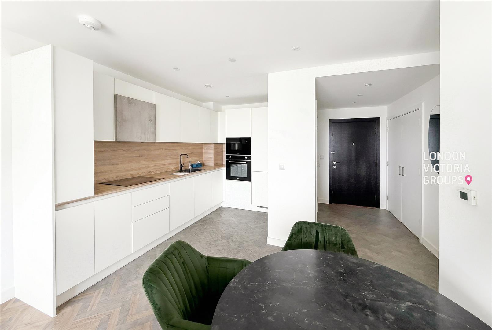 Flat Gillender Street in Greater London