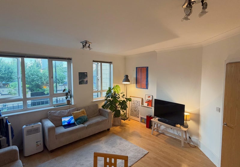 Room Middleton Road in Greater London