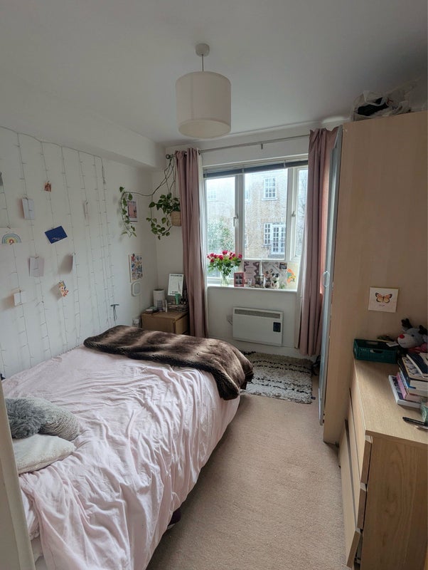 Room Middleton Road in Greater London