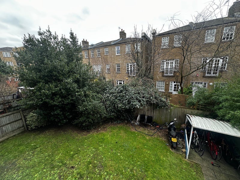 Room Middleton Road in Greater London
