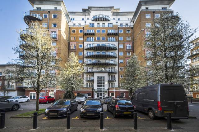 Flat Winterthur Way in Basingstoke and Deane