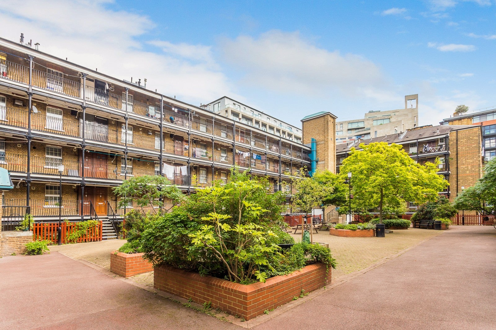 Flat Gatliff Road in City of Westminster
