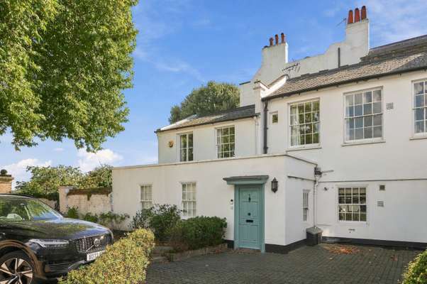 House West Side Common in Greater London