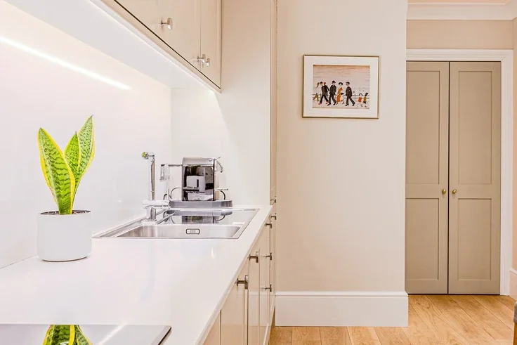 Flat Cadogan Square in Greater London