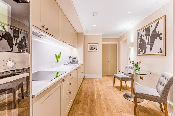 Flat Cadogan Square in Greater London
