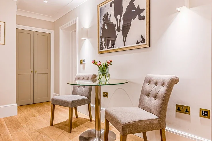 Flat Cadogan Square in Greater London