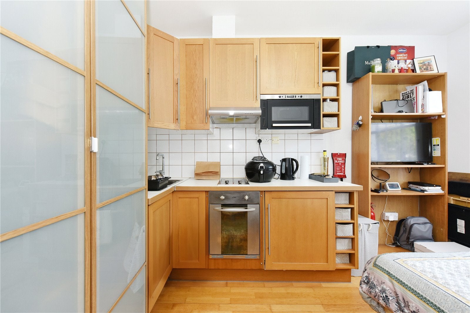 Flat Warbeck Road in Greater London