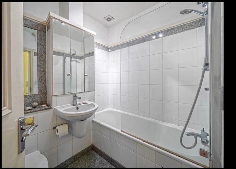 Room Edith Road in Greater London