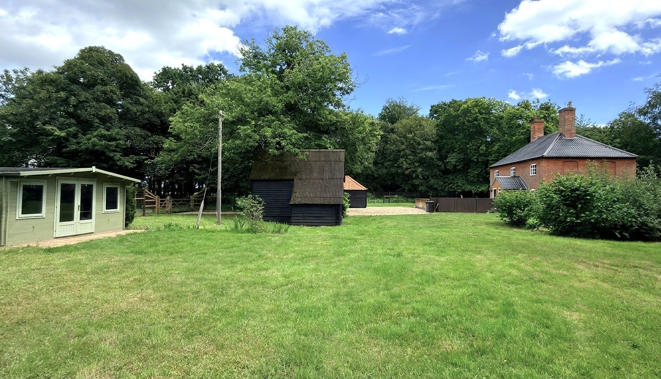 House PRIVATE DRIVE TO KEEPERS COTTAGE in East Suffolk