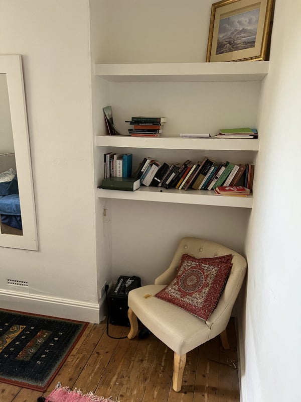Room Milner Road in Bristol