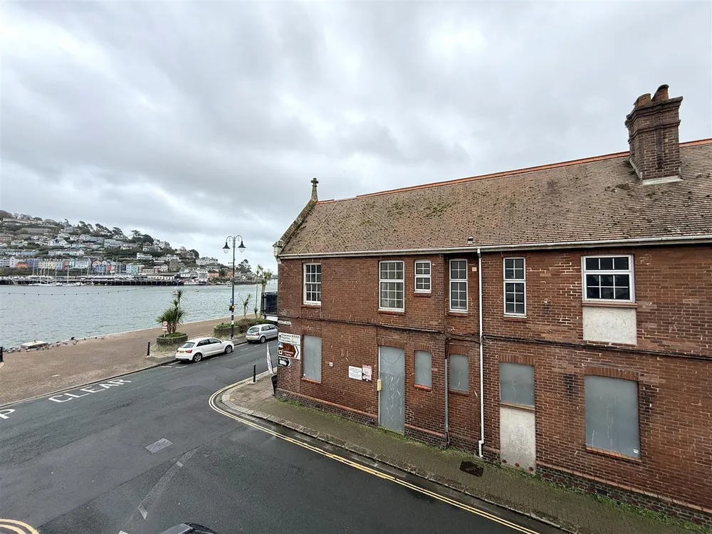 Flat Raleigh Street in South Hams