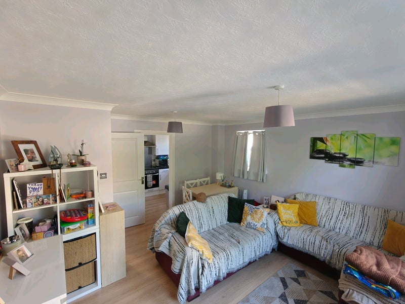 Flat Canning Road in Greater London