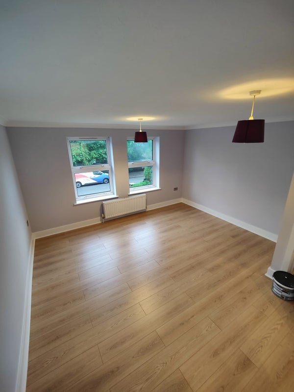 Flat Canning Road in Greater London