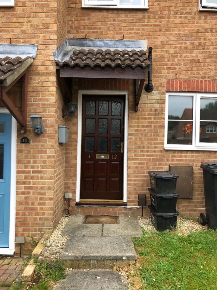 House Pearce Close in Blunsdon St Andrew