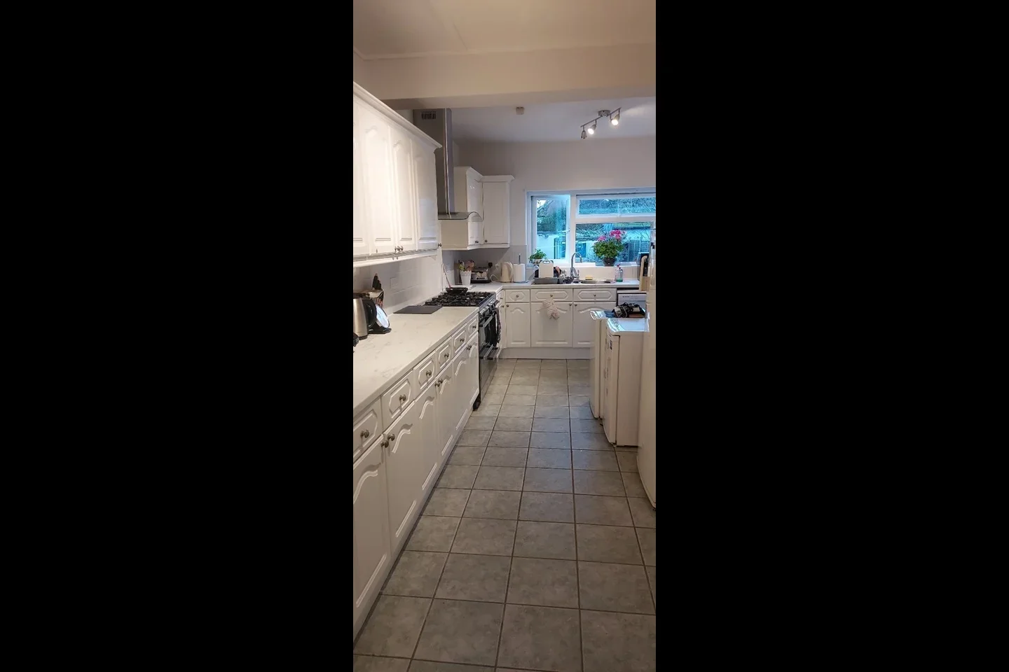 Room Farnborough Crescent in Greater London