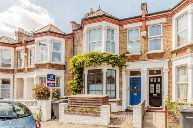 Room Aspinall Road in Greater London