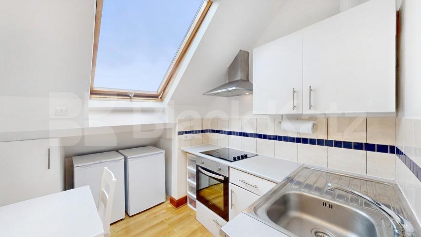 Flat Iverson Road in Greater London
