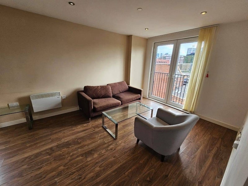Room Sillavan Way in Salford