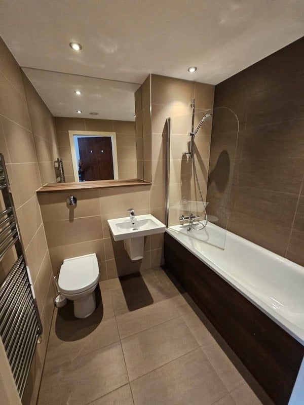Room Sillavan Way in Salford