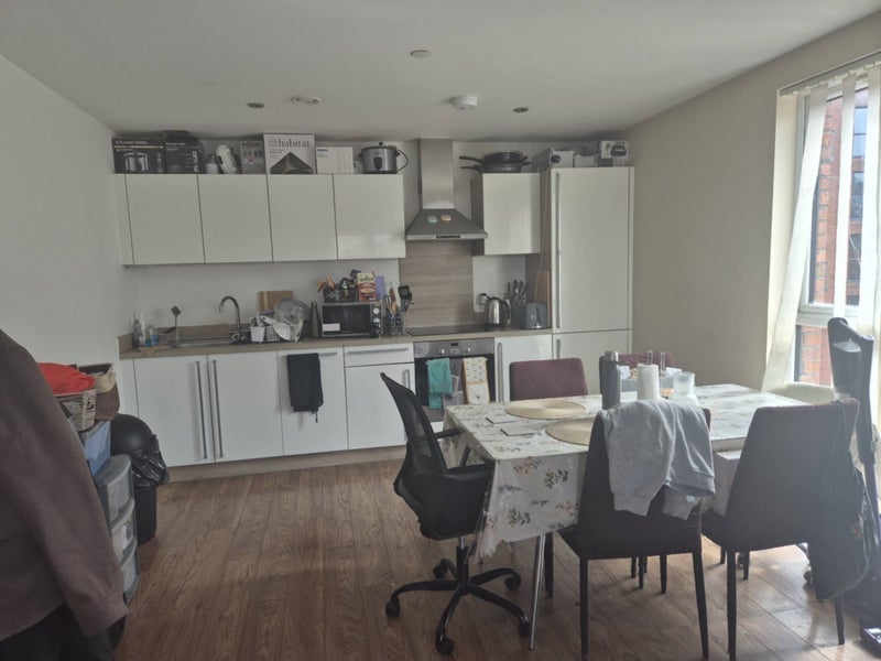 Room Sillavan Way in Salford
