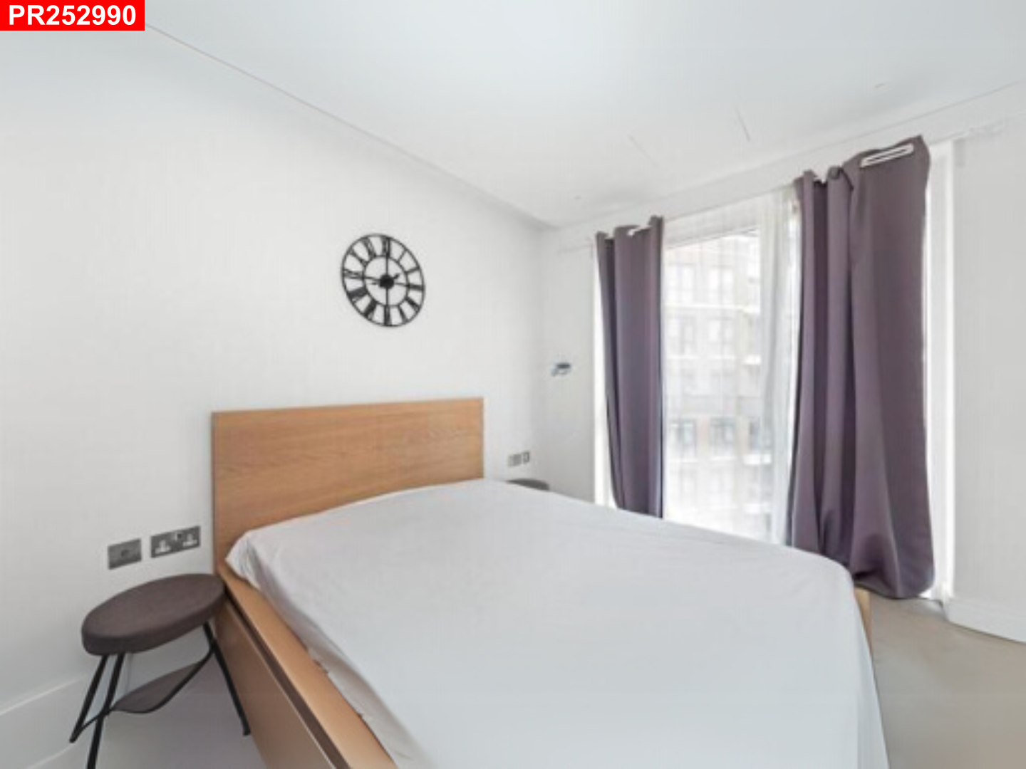 Flat Park Street in Greater London