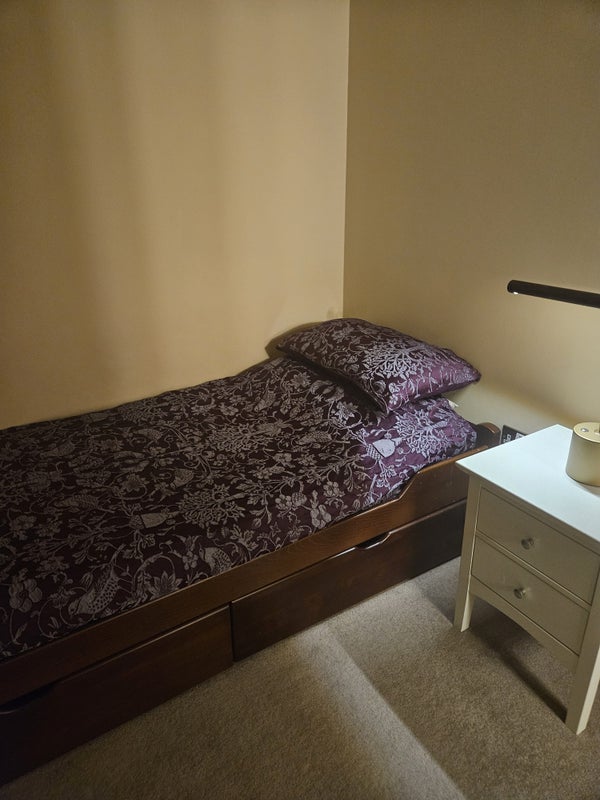 Room Burnbrae Road in Bonnyrigg