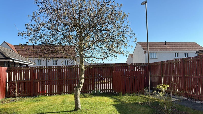 Room Burnbrae Road in Bonnyrigg