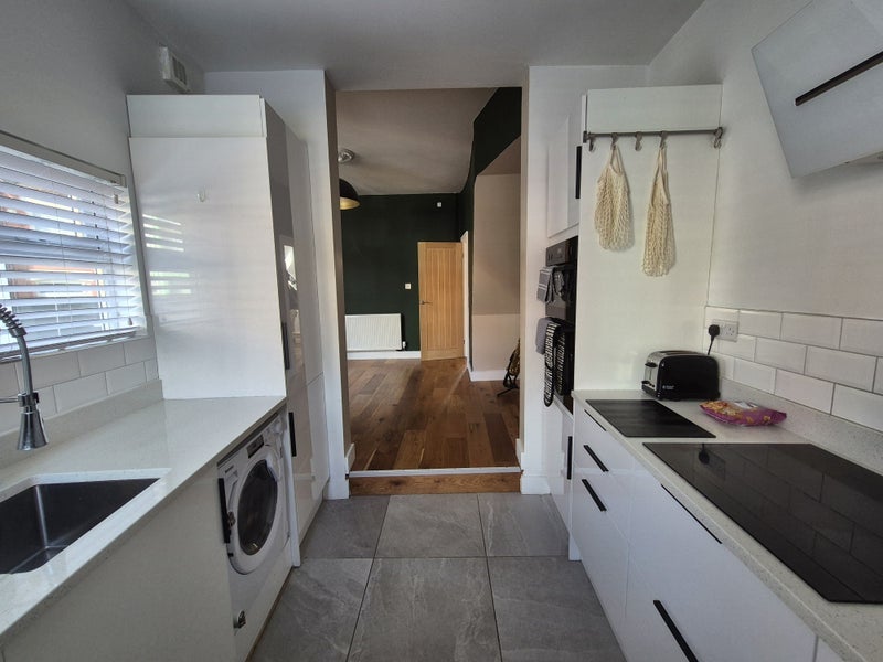 Room Willowdale Road in Liverpool