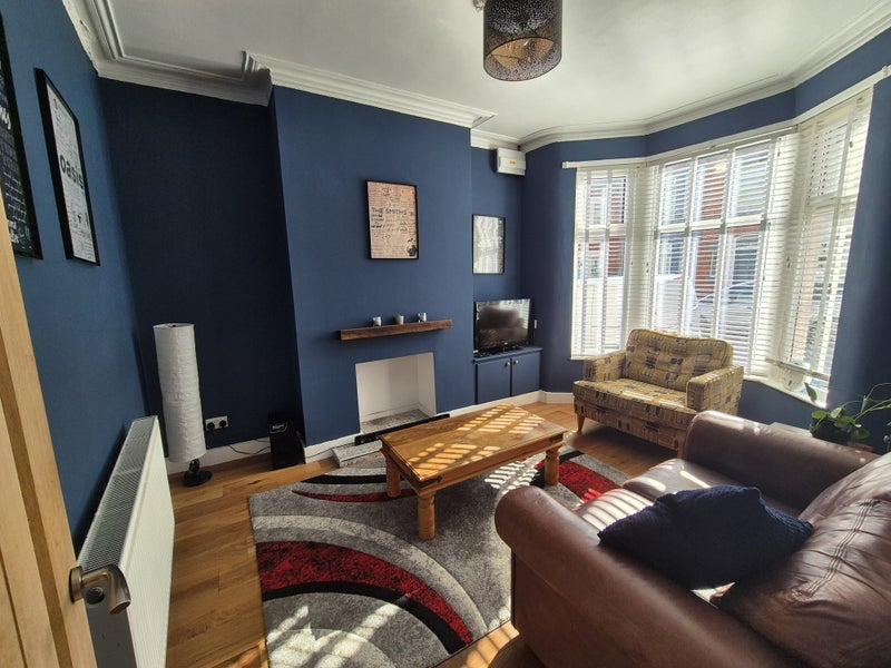 Room Willowdale Road in Liverpool