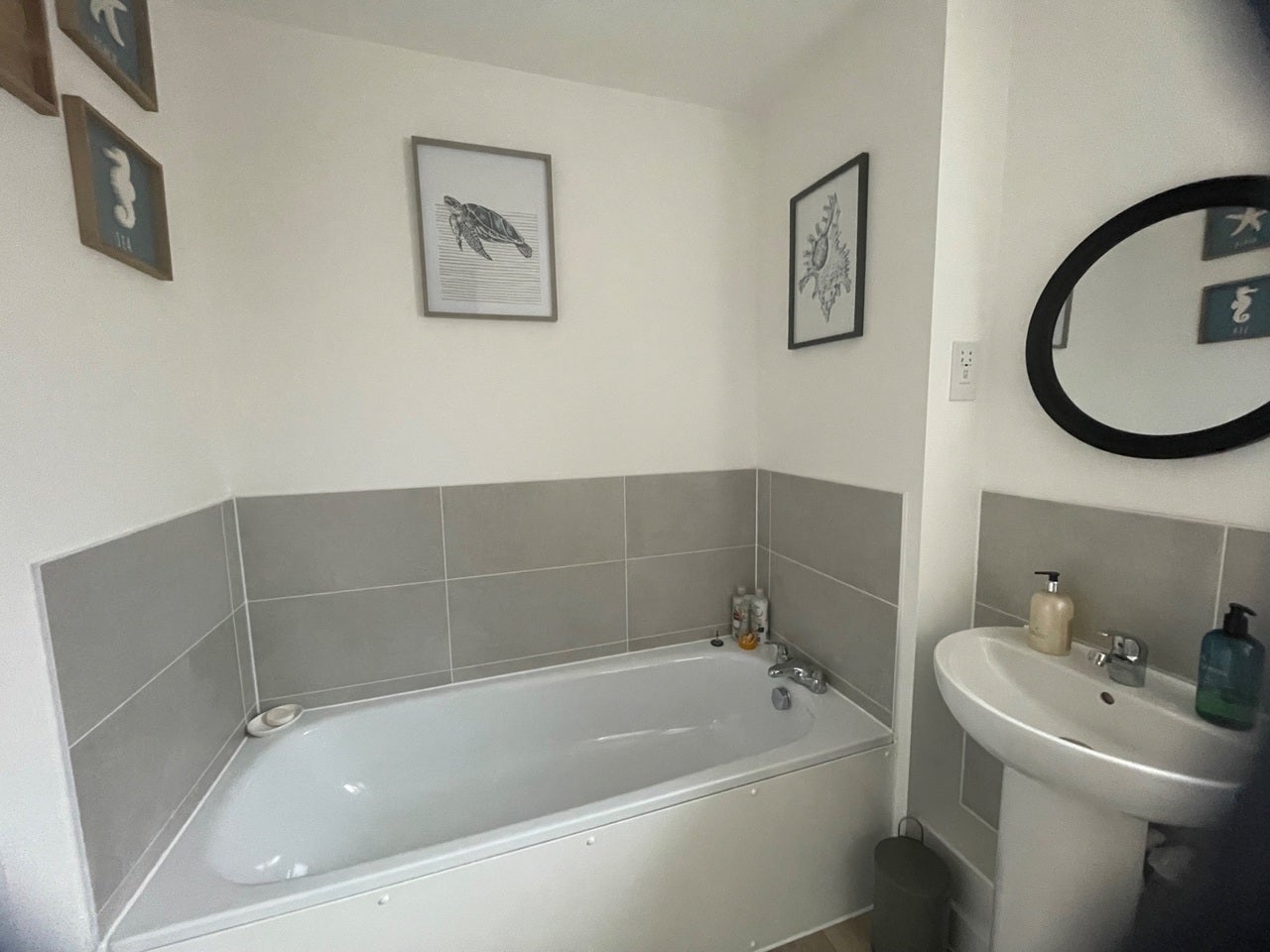 Room Shakespeare Crescent in Folkestone and Hythe District