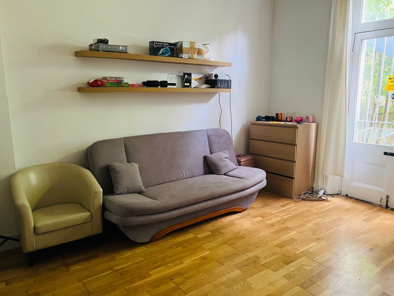 Flat Caledonian Road in Greater London