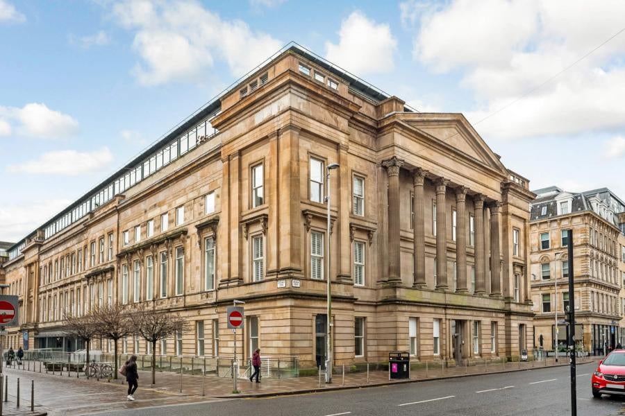 Flat Ingram Street in Glasgow