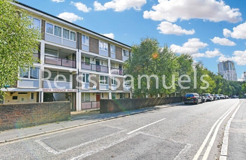 Flat Bath Terrace in Greater London