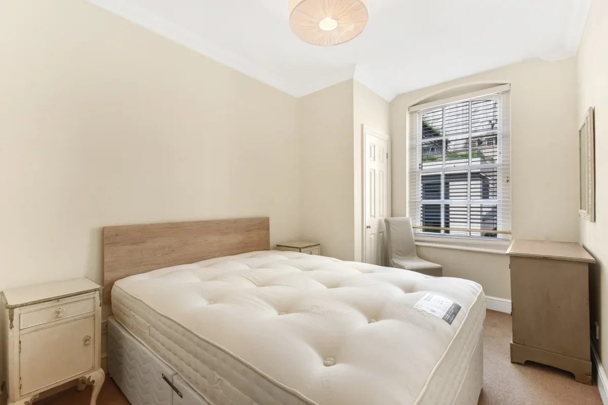 Flat Spital Square in Greater London